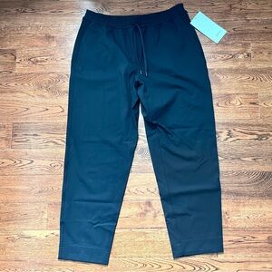 Lululemon Tapered-Leg Mid-Rise 7/8 Pant Luxstreme - NWT, Size M